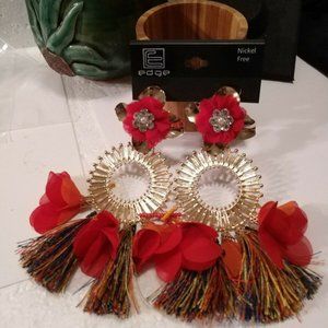 📌SALE $7. 📌NEW Flowers Rhinestones & Circles Fanned Earrings